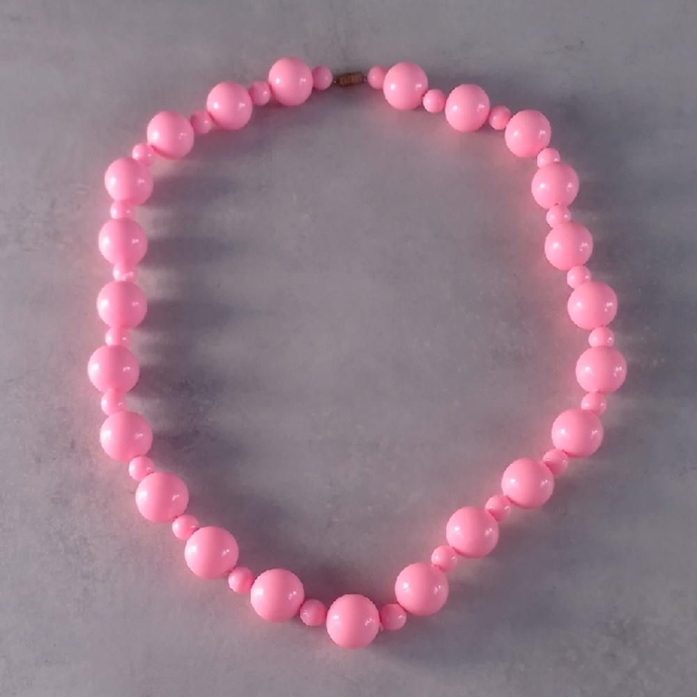 ✨ Vintage 1980s Pink Beaded Necklace, Elegant Statement Jewelry, 13 Inches ✨